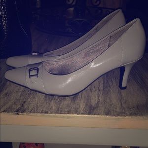 Life Stride Soft System Grey Pumps